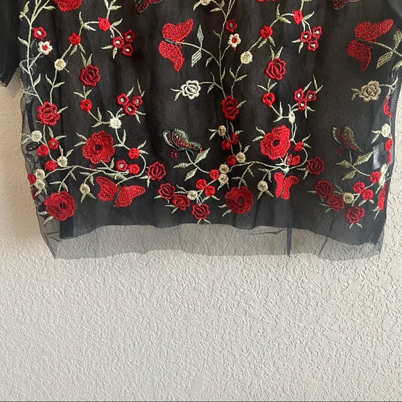 Embroidered roses sheer top - Picture 4 of 6